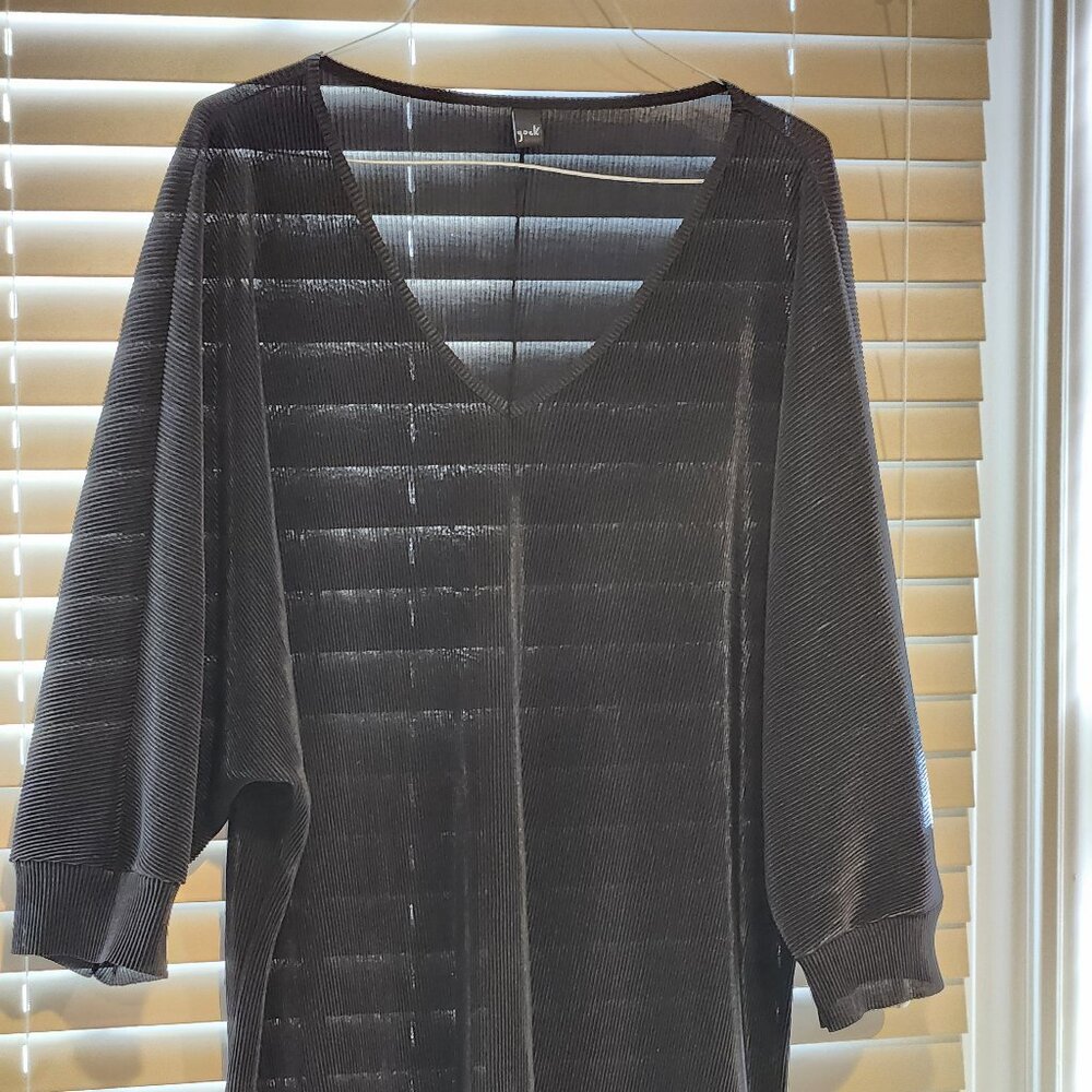 Yoek Size 28/30 Tunic Shirt Designed in Holland, Made in Greece, MSRP $75